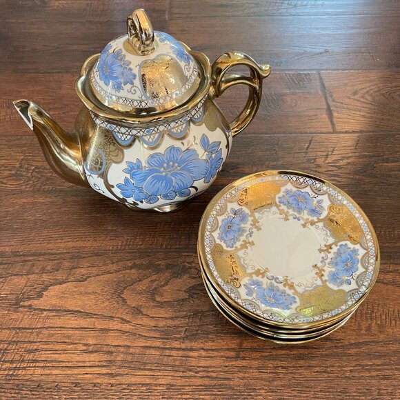 Ornate Gold Blue and White Teapot with 6 Matching Tea Plates - Picture 10 of 16